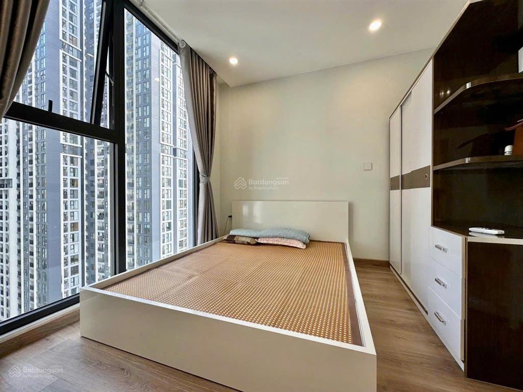 Cho thuê căn góc 2pn+ 64m2 full đồ view bể bơi  i1 imperia smart city