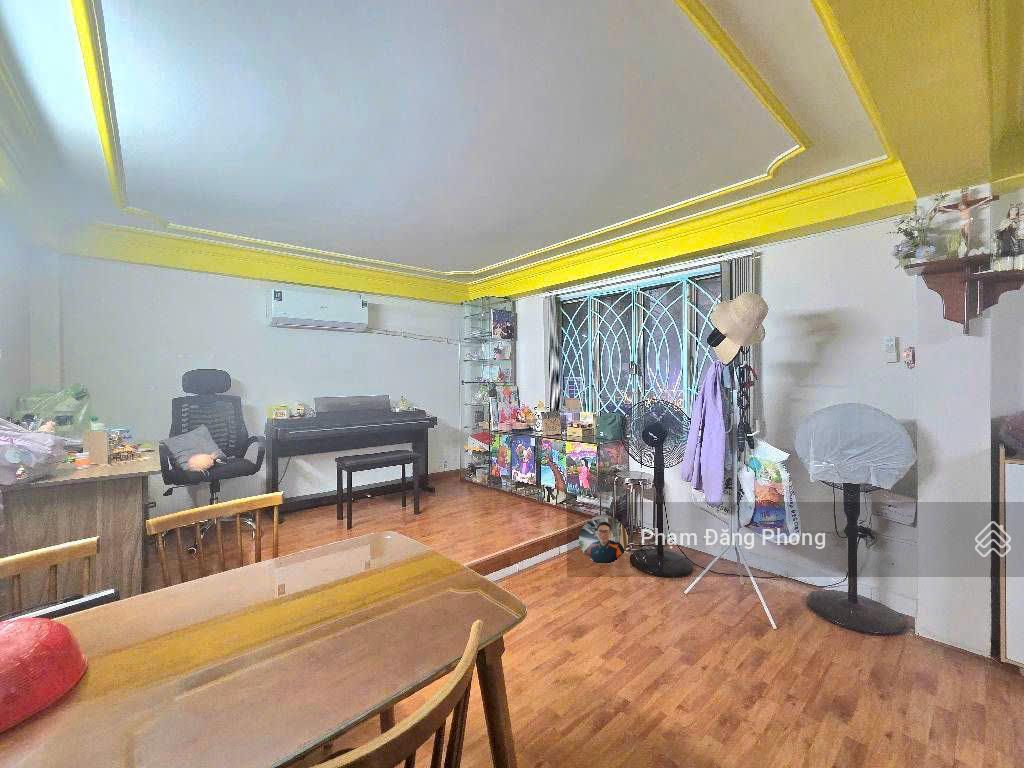 Mặt tiền kinh doanh sầm uất  khu vip  5 tầng btct  ngang 8m vuông vức,  hoàn công