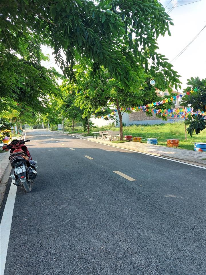 Hàng ngộp đuối đảo kim cương quận 9. dt 60m2 sạch đẹp 3,3 tỷ.  0938 864 ***