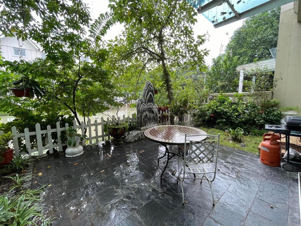 Cho thuê biệt thự song lập hoa sữa 280m2 đã hoàn thiện giá 60tr/tháng  0903 257 ***