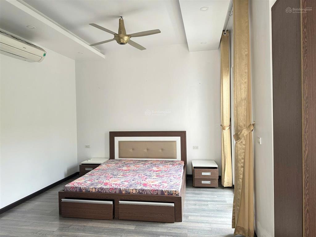 Cho thuê biệt thự song lập 200m2 giá 30tr/ tháng  0903 257 ***