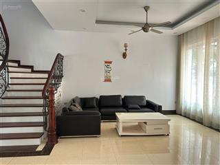 Chính chủ cho thuê căn biệt thự song lập vinhomes riverside 200m2 giá 30tr/ tháng  0903 257 ***