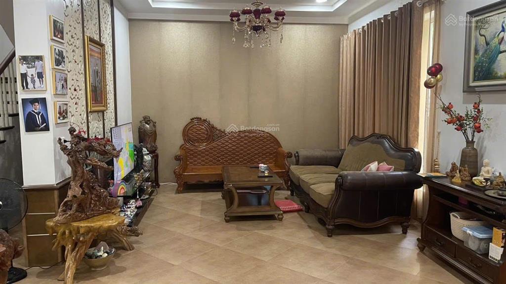 Chính chủ cho thuê căn biệt thự song lập vinhomes riverside 200m2 giá 30tr/ tháng  0903 257 ***