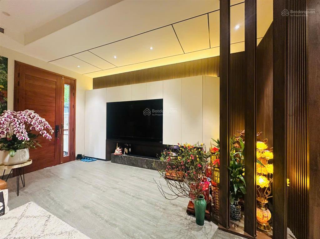 Chính chủ bán căn nguyệt quế bên hồ 96m2 hoàn thiện đẹp  0903 257 ***