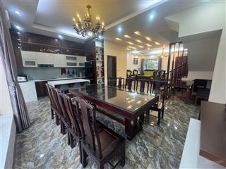 Biệt thự song lập hoa lan 210m2 full nội thất giá 50tr/ tháng  0903 257 ***