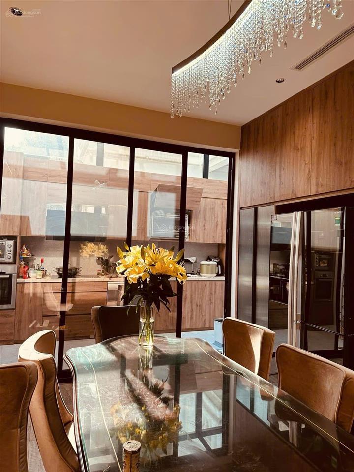 Chính chủ bán biệt thự song lập nhỏ bên hồ 128m2 full nội thất có thang máy  0903 257 ***