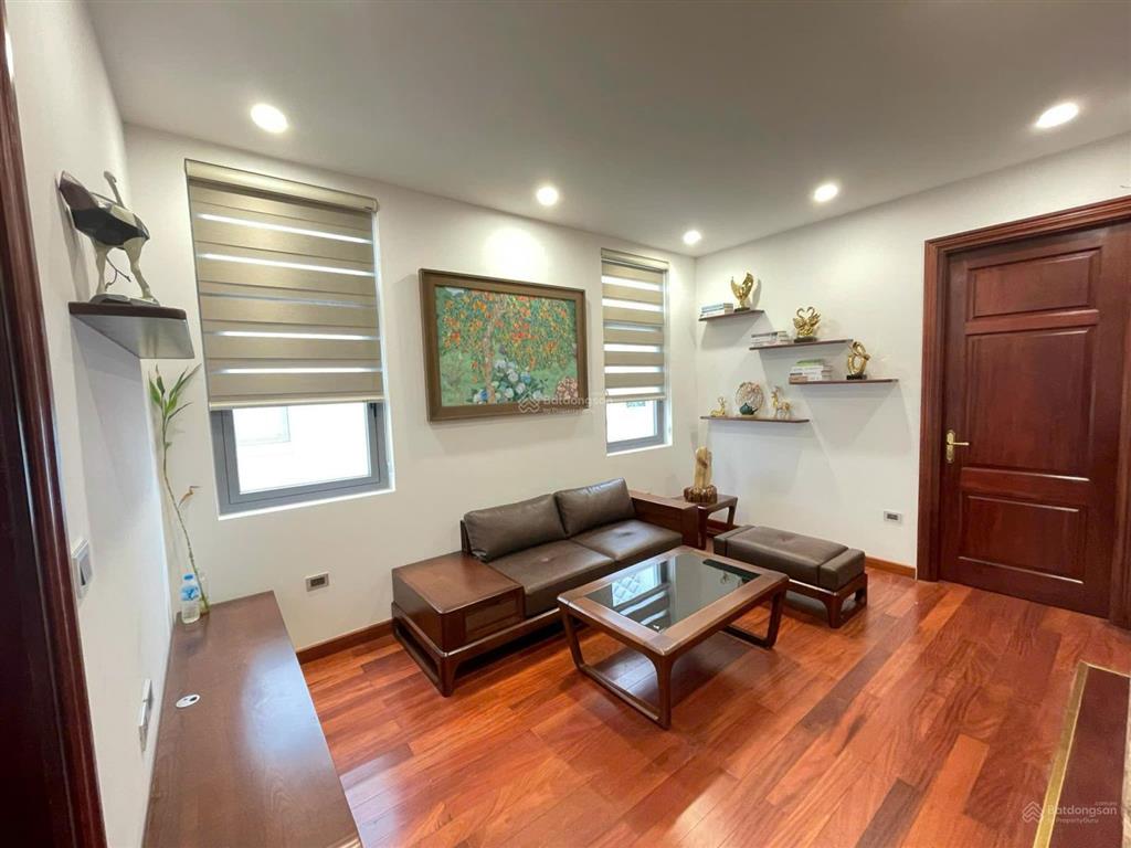Cho thuê biệt thự song lập nguyệt quế bên hồ full nội thất, có thang máy  0903 257 ***