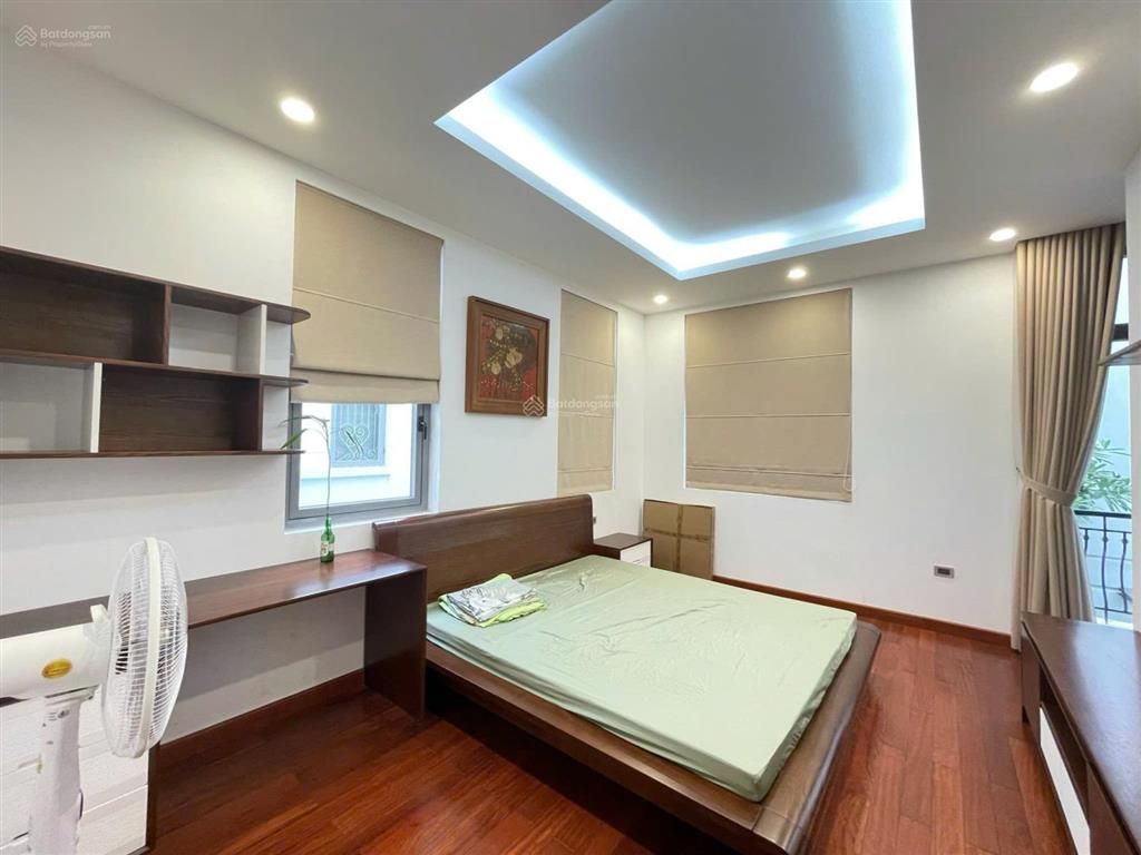 Cho thuê biệt thự song lập nguyệt quế bên hồ full nội thất, có thang máy  0903 257 ***