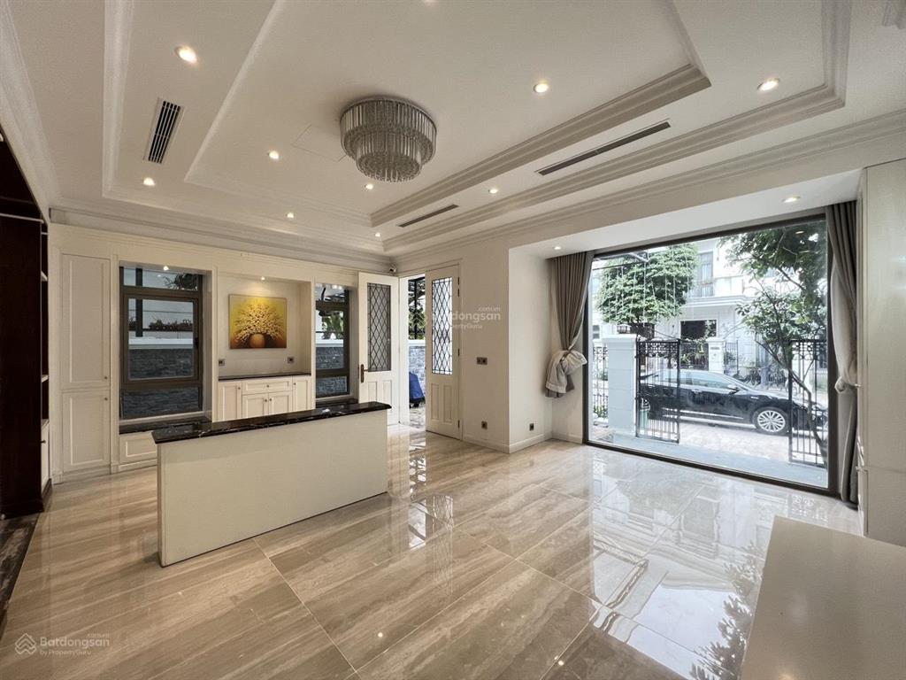 Chính chủ bán biệt thự song lập hoa sữa full nội thất vinhomes riverside  0903 257 ***