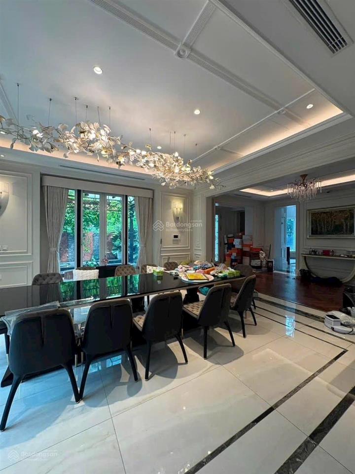Cho thuê  biệt thự vinhomes riverside khu vip. bằng lăng 500m2 full nội thất cao cấp  0903 257 ***