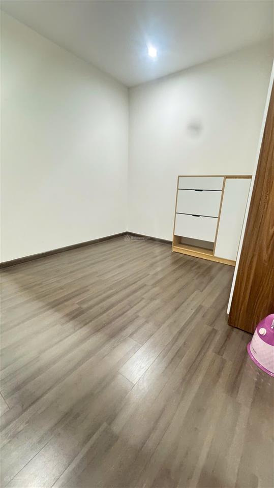 Cho thuê căn hộ 2pn 2wc vinhomes symphony nội thất cơ bản chủ đầu tư giá chỉ 11tr  0903 257 ***