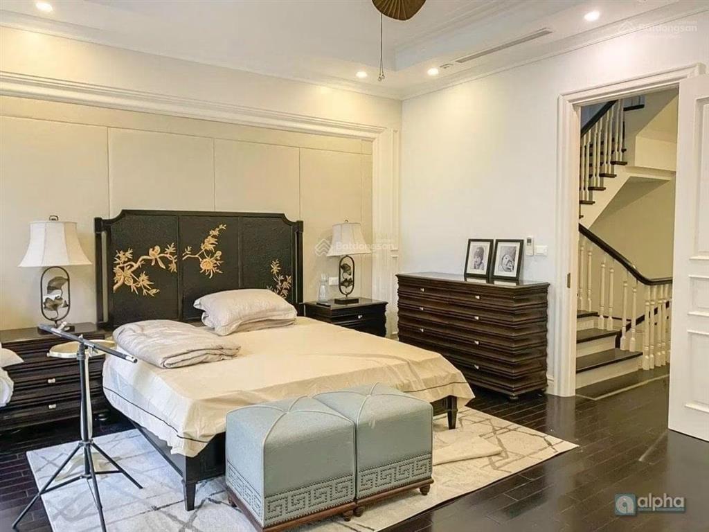 Cho thuê biệt thự song lập view hồ 152m2 full nội thất cao cấp  0903 257 ***