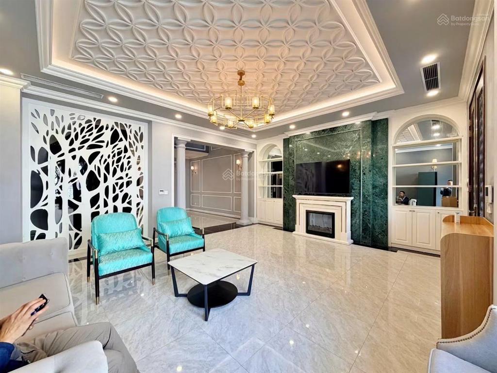 Chính chủ gửi cho thuê bt nhà vườn vinhomes harmony đối diện công viên, có thang máy  0903 257 ***