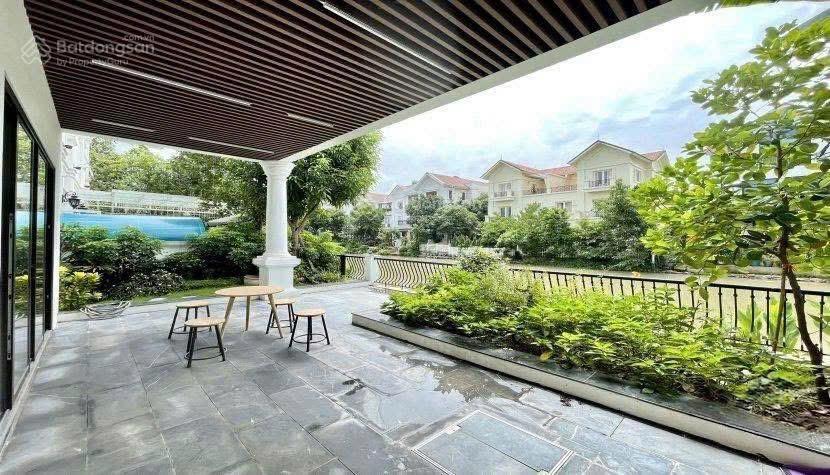 Biệt thự song lập view vinhomes riverside 270m2 đầy đủ nội thất cơ bản giá 40tr/ tháng  090325796