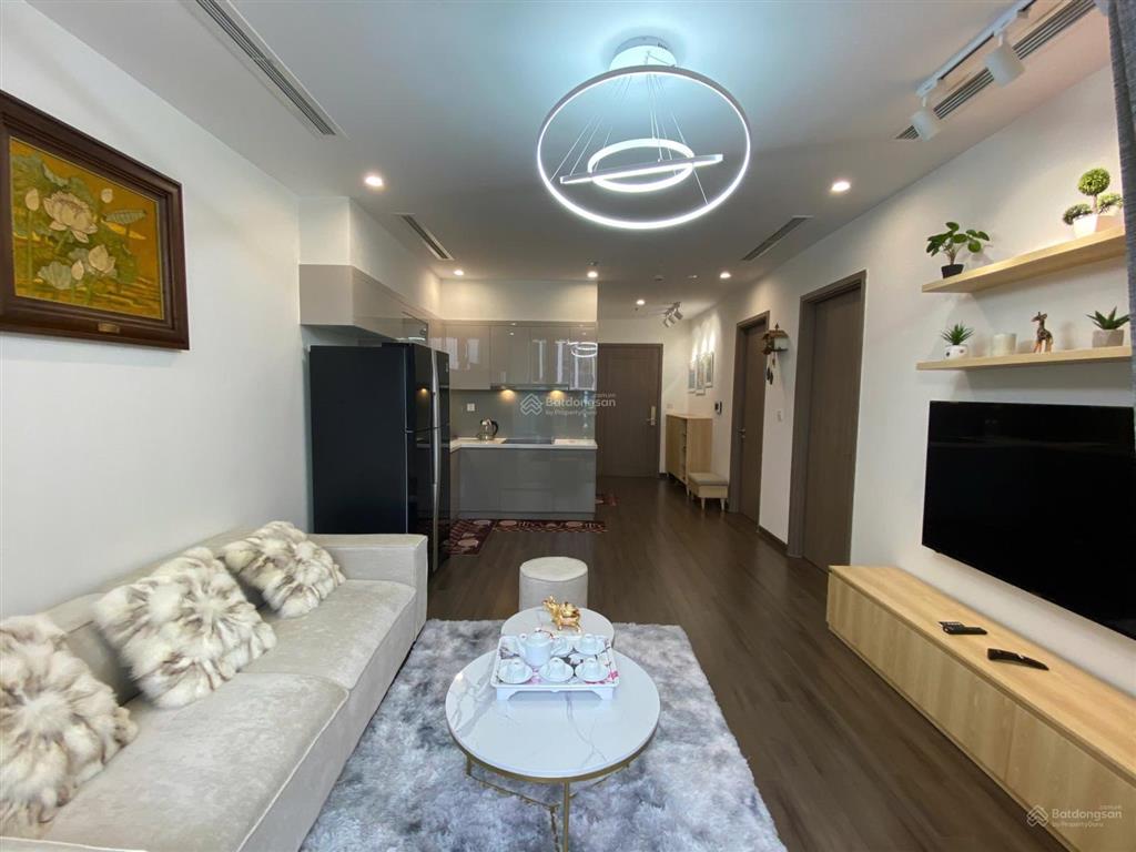 Cho thuê căn hộ cao cấp vinhomes symphony long biên 2 phòng ngủ 2wc  0903 257 ***