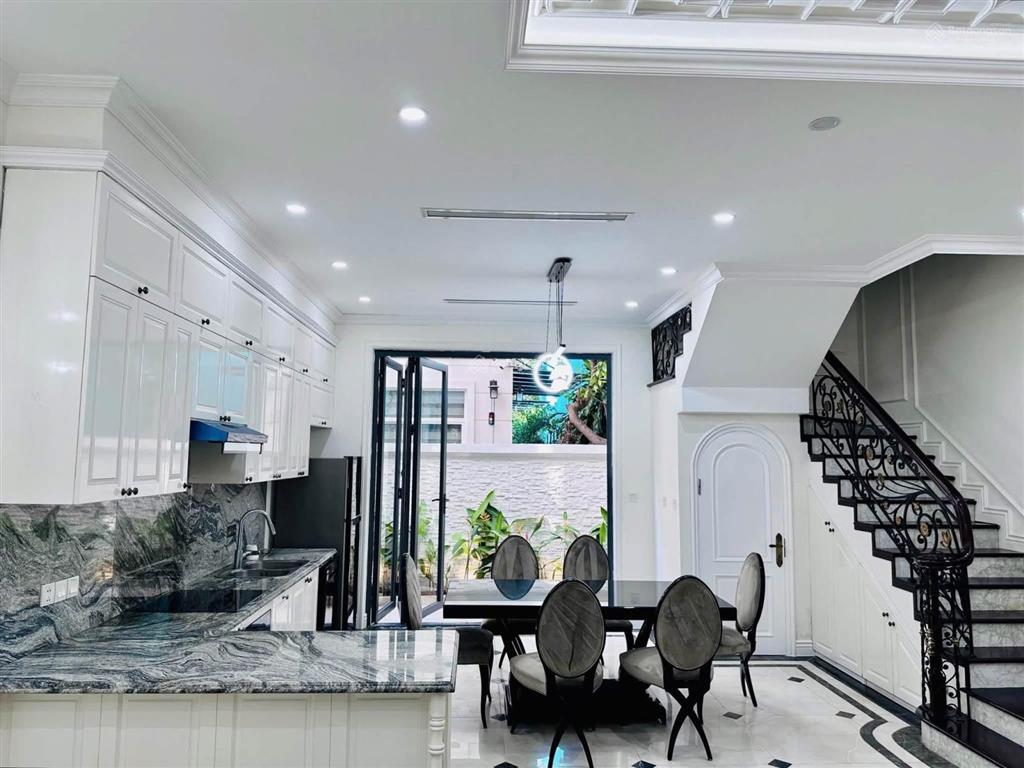 Chính chủ cần tiền bán gấp bt liền kề nguyệt quế bên hồ harmony 90m2 full đồ giá 36 tỷ