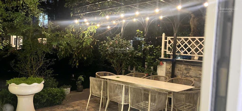 Chính chủ bán nhanh bt song lập 250m2 view sông và công viên giá chỉ 9x tỷ  0903 257 ***
