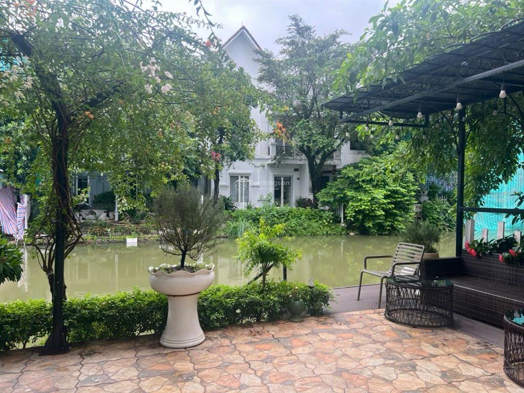 Chính chủ bán nhanh bt song lập 250m2 view sông và công viên giá chỉ 9x tỷ  0903 257 ***