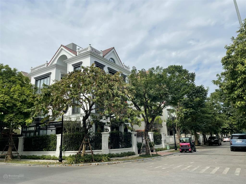 Chính chủ bán nhanh bt song lập 250m2 view sông và công viên giá chỉ 9x tỷ  0903 257 ***