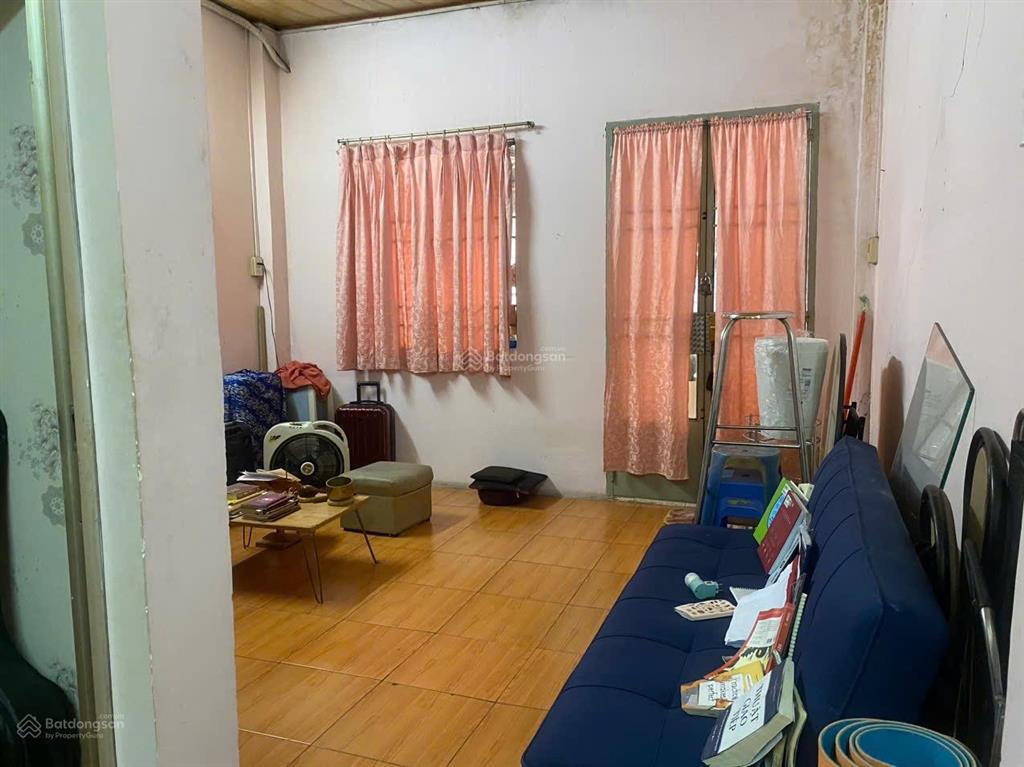 Bán nhà quận 1 đường xe hơi vào được