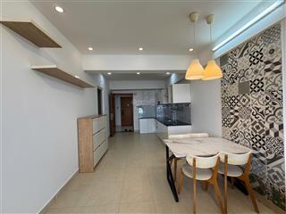 Chính chủ cần bán căn hộ linh tây tower ban công đông nam, dt 70m2 2pn 2wc  0906 060 ***