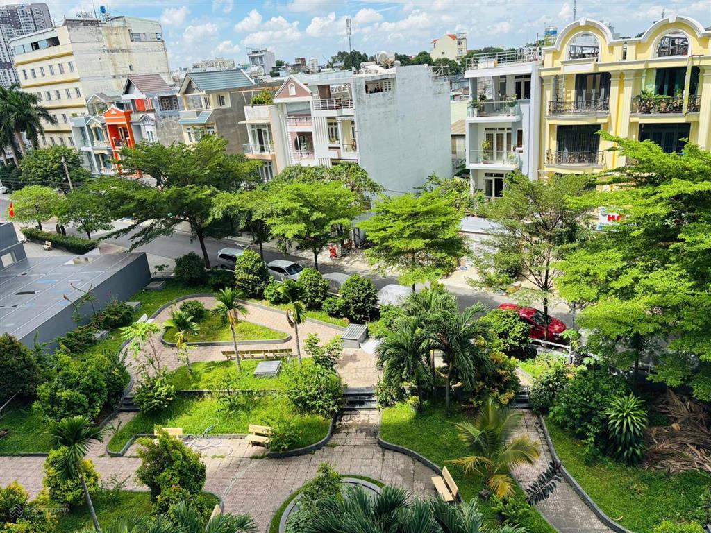 Chính chủ cần bán căn hộ linh tây dt 80,6m² 2pn 2wc  0906 060 ***