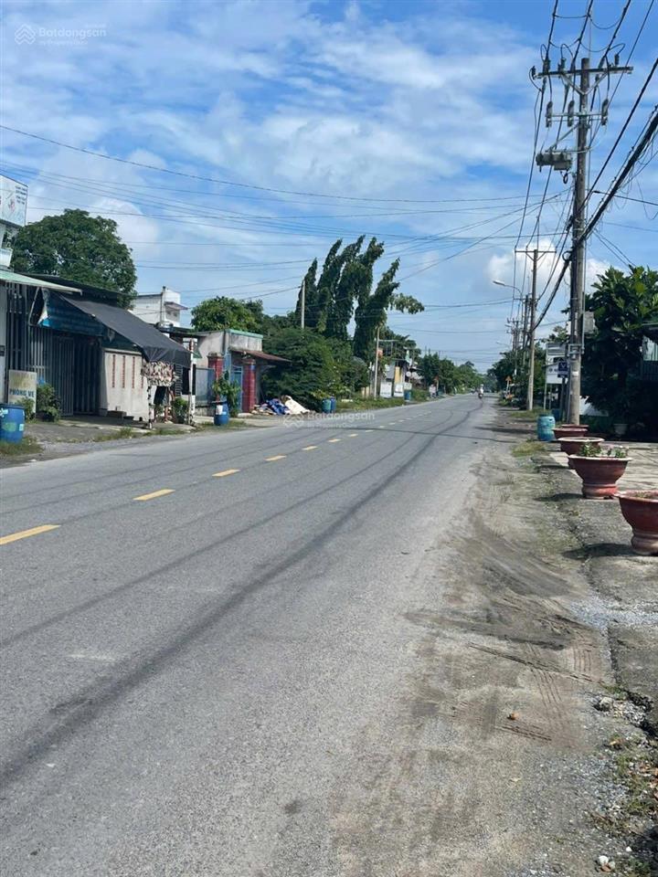 Bán nhà lầu ngộp tại sông lu, 9,2 tỷ, 594 m2, 5pn, 5wc, 2 tầng, hướng đn