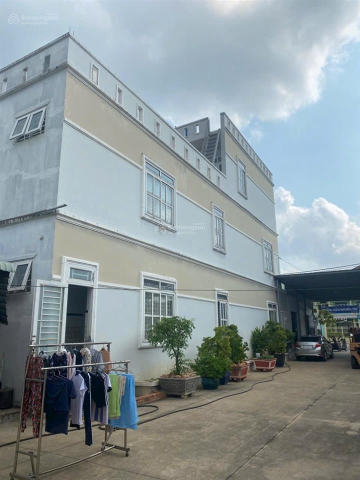 Bán nhà lầu ngộp tại sông lu, 9,2 tỷ, 594 m2, 5pn, 5wc, 2 tầng, hướng đn