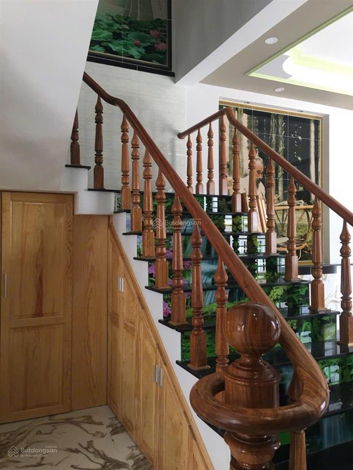 Bán nhà lầu ngộp tại sông lu, 9,2 tỷ, 594 m2, 5pn, 5wc, 2 tầng, hướng đn