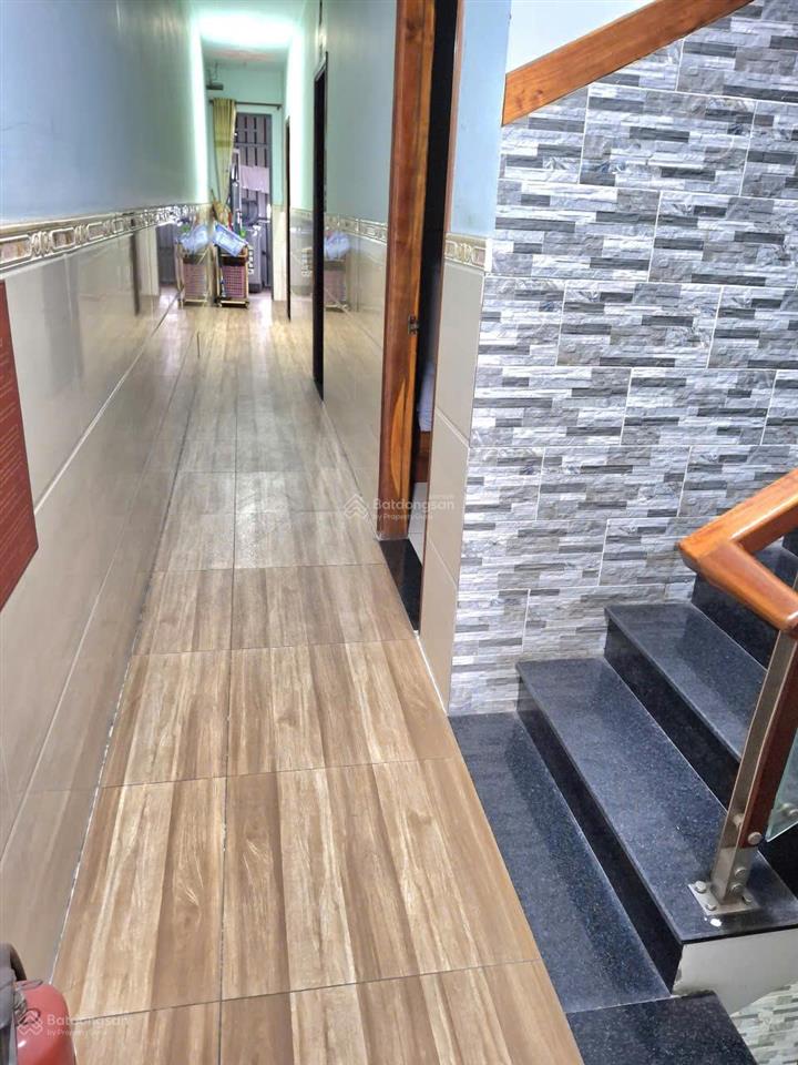 Khách sạn 5 tầng mặt tiền 12m  sát vành đai 2