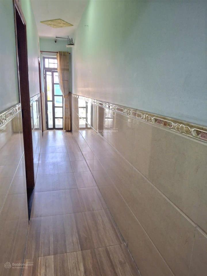 Khách sạn 5 tầng mặt tiền 12m  sát vành đai 2