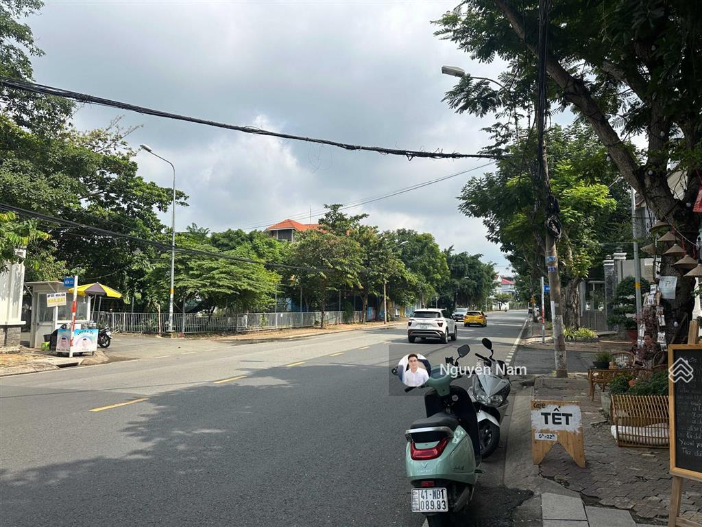 Bán đất mặt sông nguyễn văn hưởng thảo điền quận 2  dt 15x46m (700m2)  giá chỉ 100 tỷ