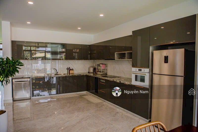 Bán biệt thự ngay sông nguyễn văn hưởng quận 2 dt 750m2 sân vườn hồ vơi cực đẹp