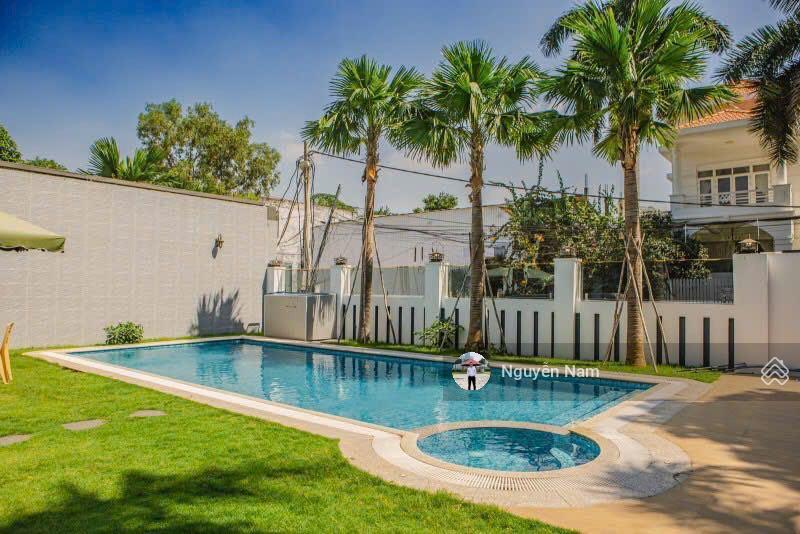 Bán biệt thự ngay sông nguyễn văn hưởng quận 2 dt 750m2 sân vườn hồ vơi cực đẹp