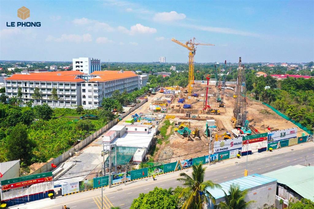 Bán gấp căn 2pn2wc giá tốt view hồ bơi mát mẻ dự án emerald garden view cđt lê phong