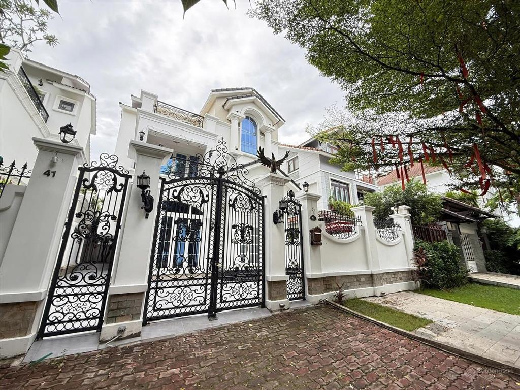 Biệt thự đơn lập giá tốt giảm 3 tỷ bán nhanh nam phú villas compound ven sông