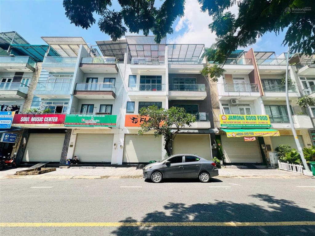 Giảm 3 tỷ bán gấp nhà phố mặt tiền đường 20 m d4 jamona city, hợp đồng thuê 28 triệu