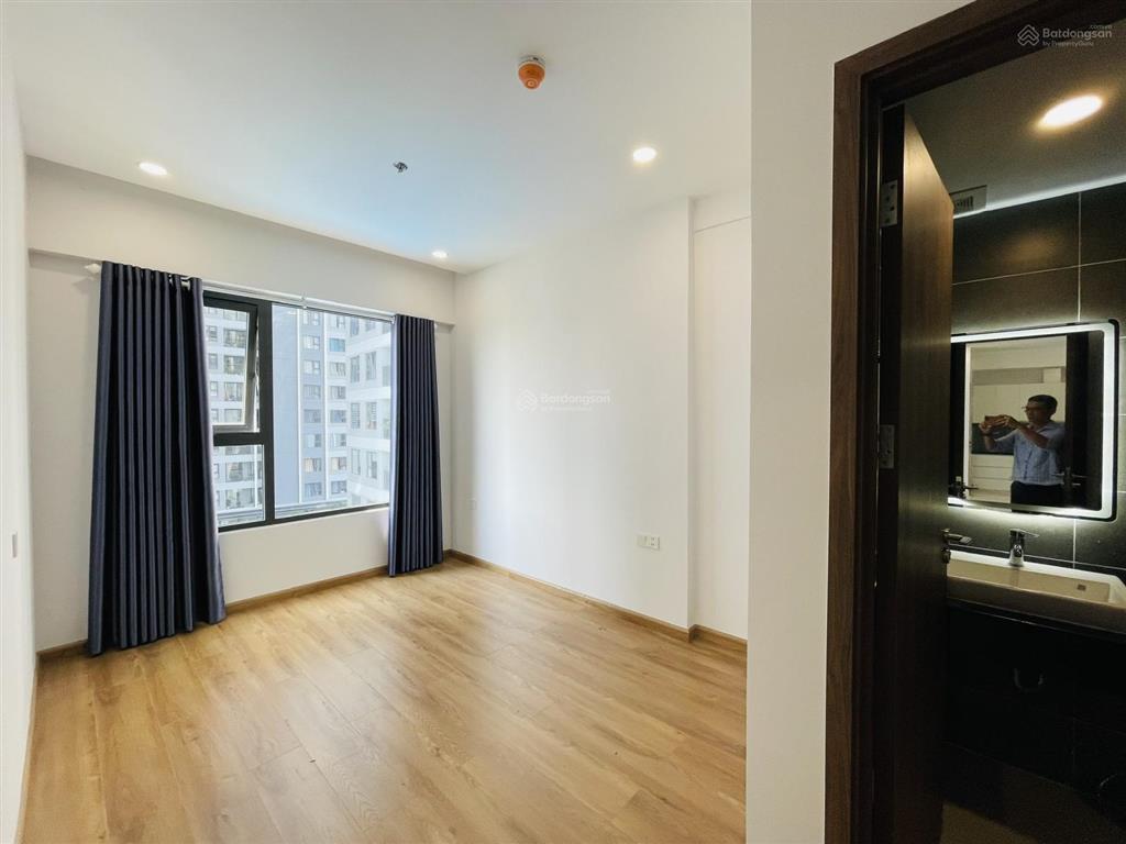 Chính chủ  bán 2pn đông nam, tầng thấp, view trọn hồ bơi