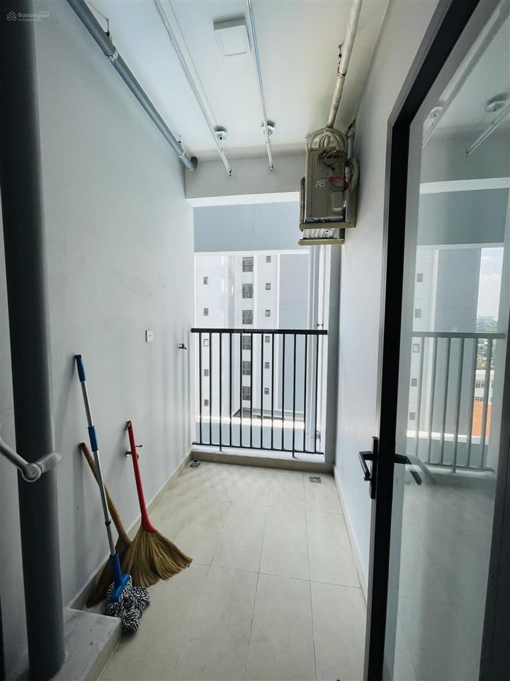 Chính chủ  bán 2pn đông nam, tầng thấp, view trọn hồ bơi