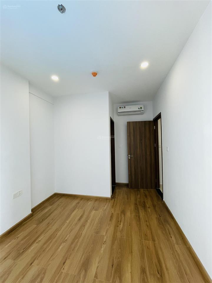 Chính chủ  bán 2pn đông nam, tầng thấp, view trọn hồ bơi