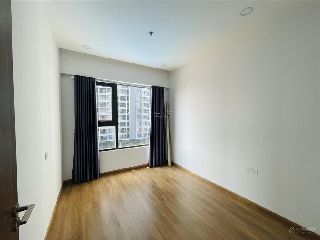 Chính chủ  bán 2pn đông nam, tầng thấp, view trọn hồ bơi
