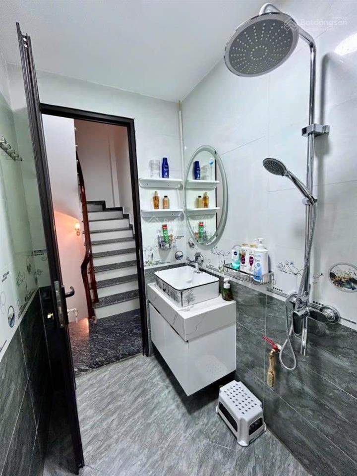 Bán gấp nhà riêng 30,6m2, 13,35 tỷ, 6 tầng, 5pn, 6wc tại tô vĩnh diện, p phương liệt, q thanh xuân