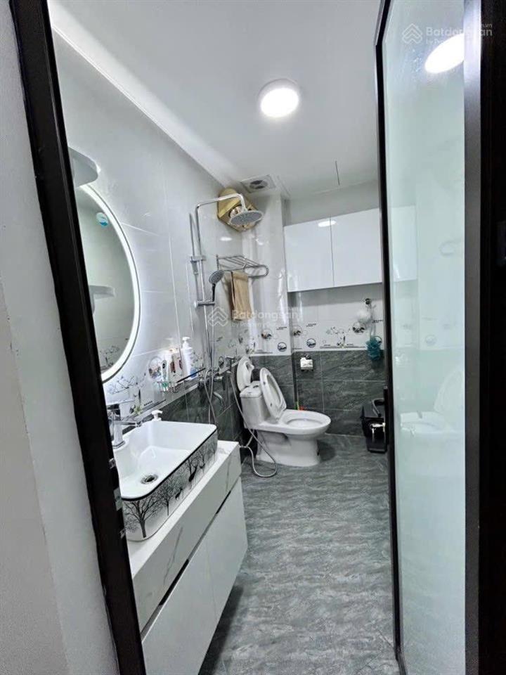 Bán gấp nhà riêng 30,6m2, 13,35 tỷ, 6 tầng, 5pn, 6wc tại tô vĩnh diện, p phương liệt, q thanh xuân