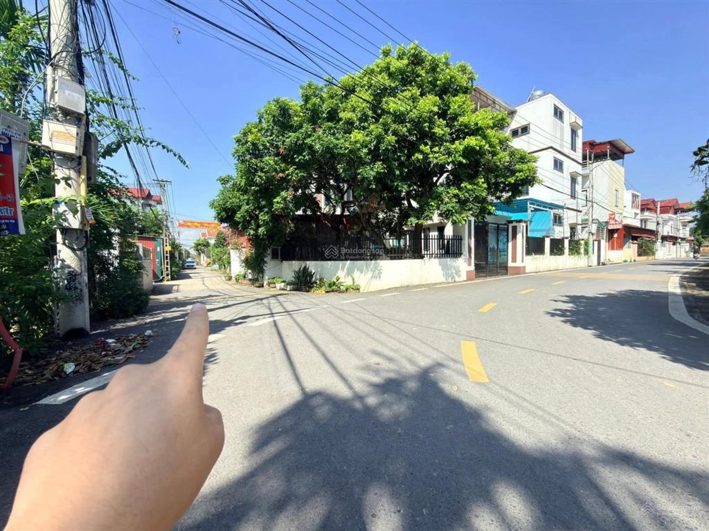 Ra hàng 89m nhân nội, văn giang, hưng yên sát đh bách khoa, sân bóng đá pvf 0385 626 *** e hòa