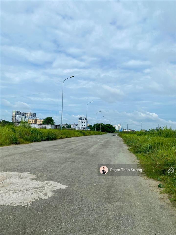 Hiếm, rẻ !!! thiện chí bán nền đất kdc phú nhuận 300 m2  mặt tiền đường 20m  chỉ 85 triệu/m2