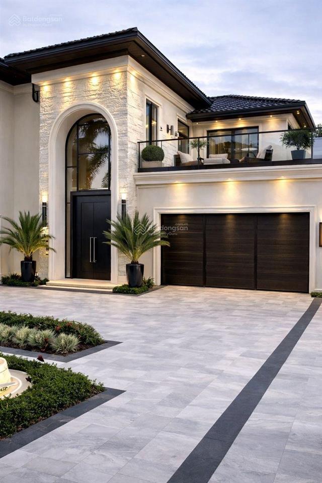 Biệt thư siêu vipp hiếm khu trần nhật duật quận 1  trệt 3 tầng hồ bơi riêng  giá bán 102 tỷ