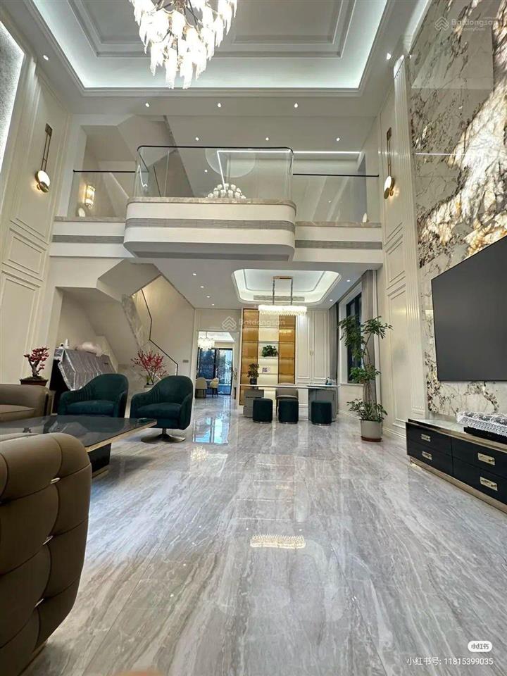 Siêu biệt thự tại xuân thuỷ khu biệt lập cao cấp  dt ngang 22m sân vườn xanh đẹp giá bán 210 tỷ