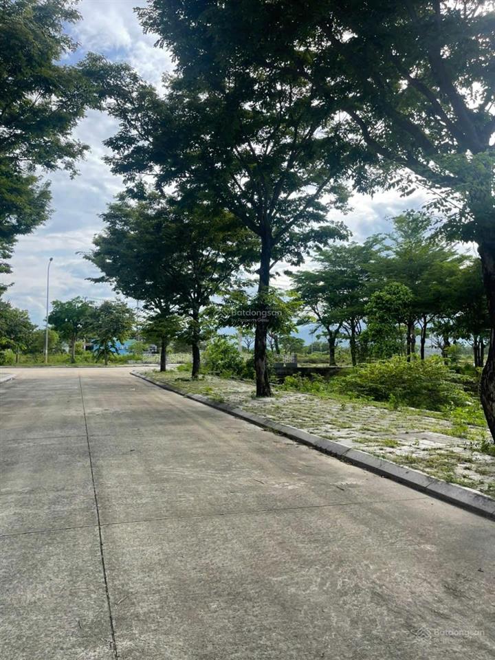 Chính chủ cần bán đất khu golden hill . bên cạnh trường . chỉ 3 tỷ 850 , rẻ nhất khu a2