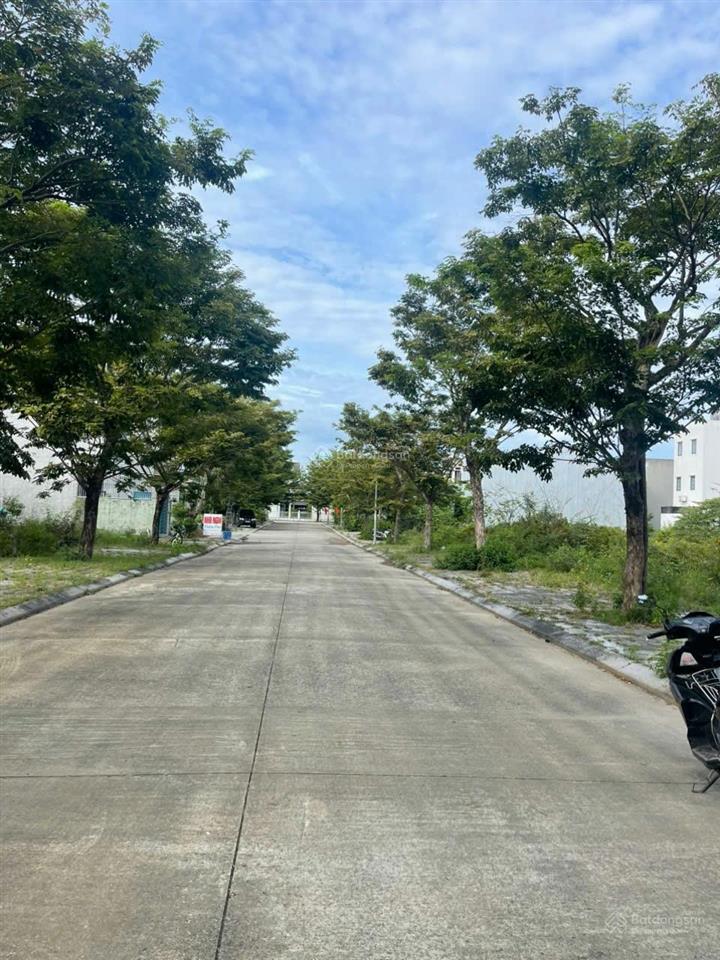 Chính chủ cần bán đất khu golden hill . bên cạnh trường . chỉ 3 tỷ 850 , rẻ nhất khu a2