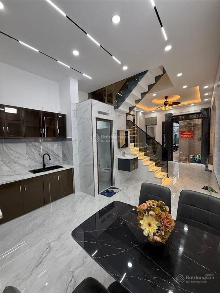 Bán gấp nhà 4m x 9m đúc 3 lầu full nội thất.phạm văn chiêu,quận gò vấp